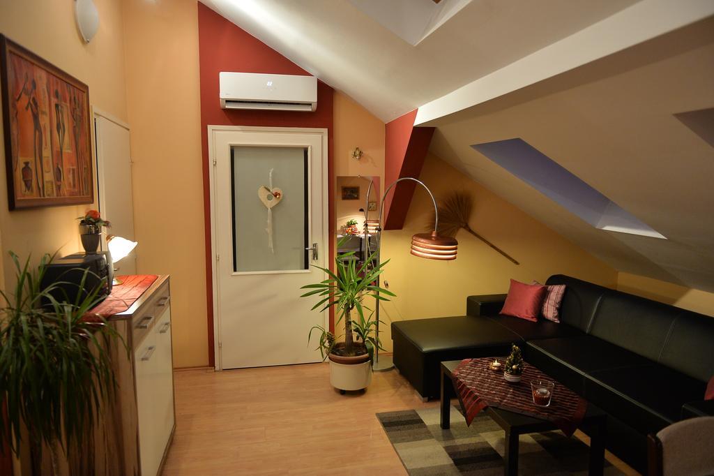 Sopron Eszter Apartman Bagian luar foto